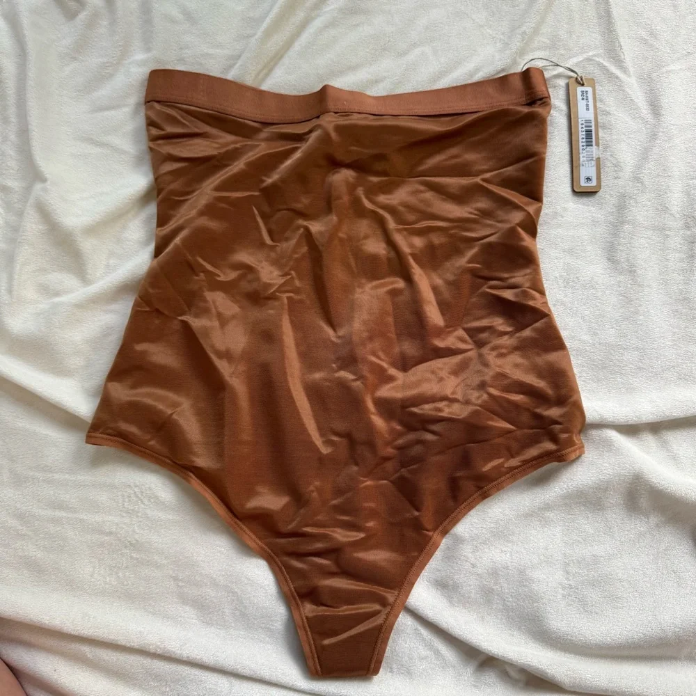 NWT Skims barely there HIGH-WAISTED THONG - Picture 2 of 5